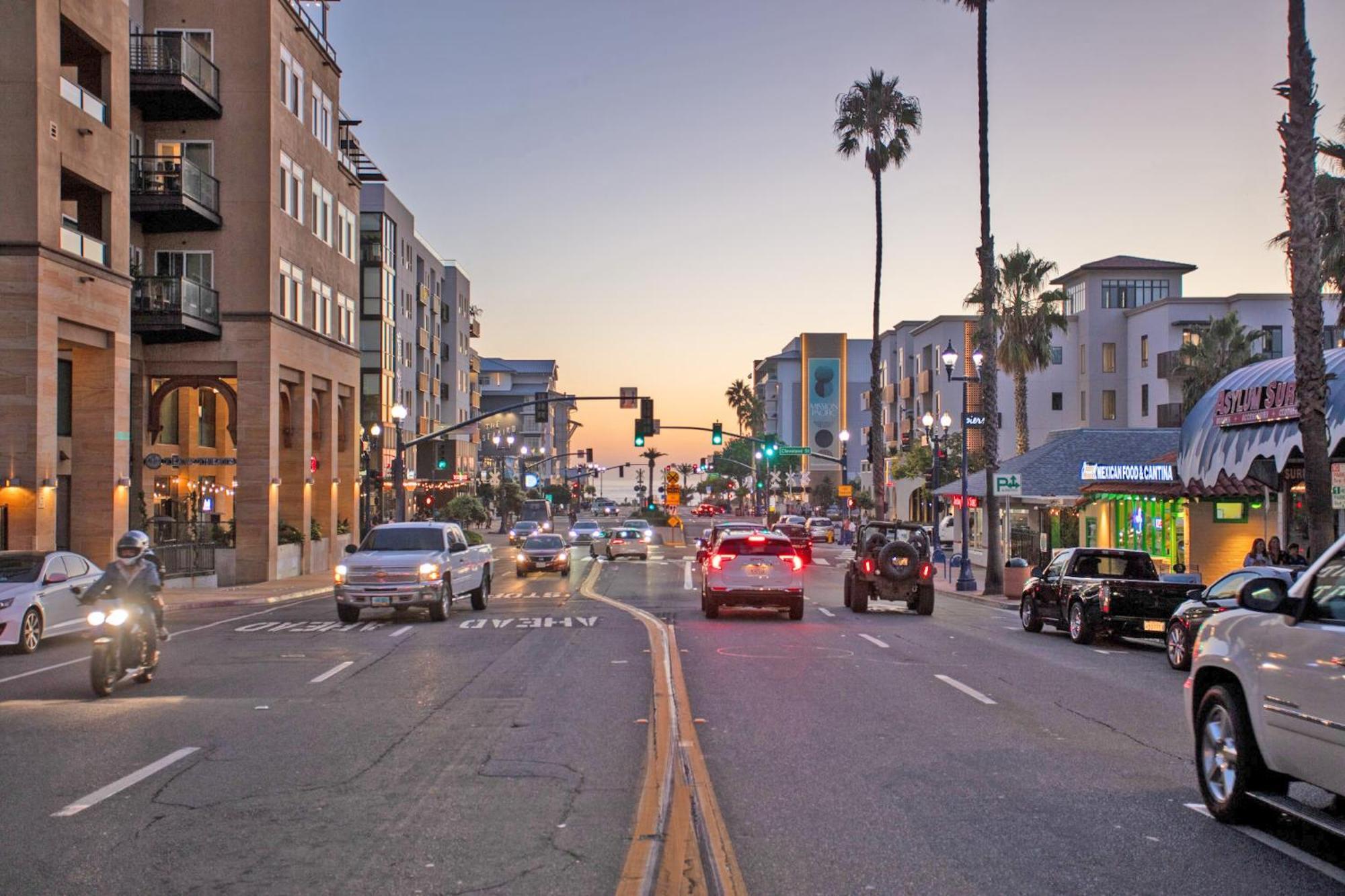 1 Block From Beach - Steps From Restaurants & Shops Oceanside Exterior photo